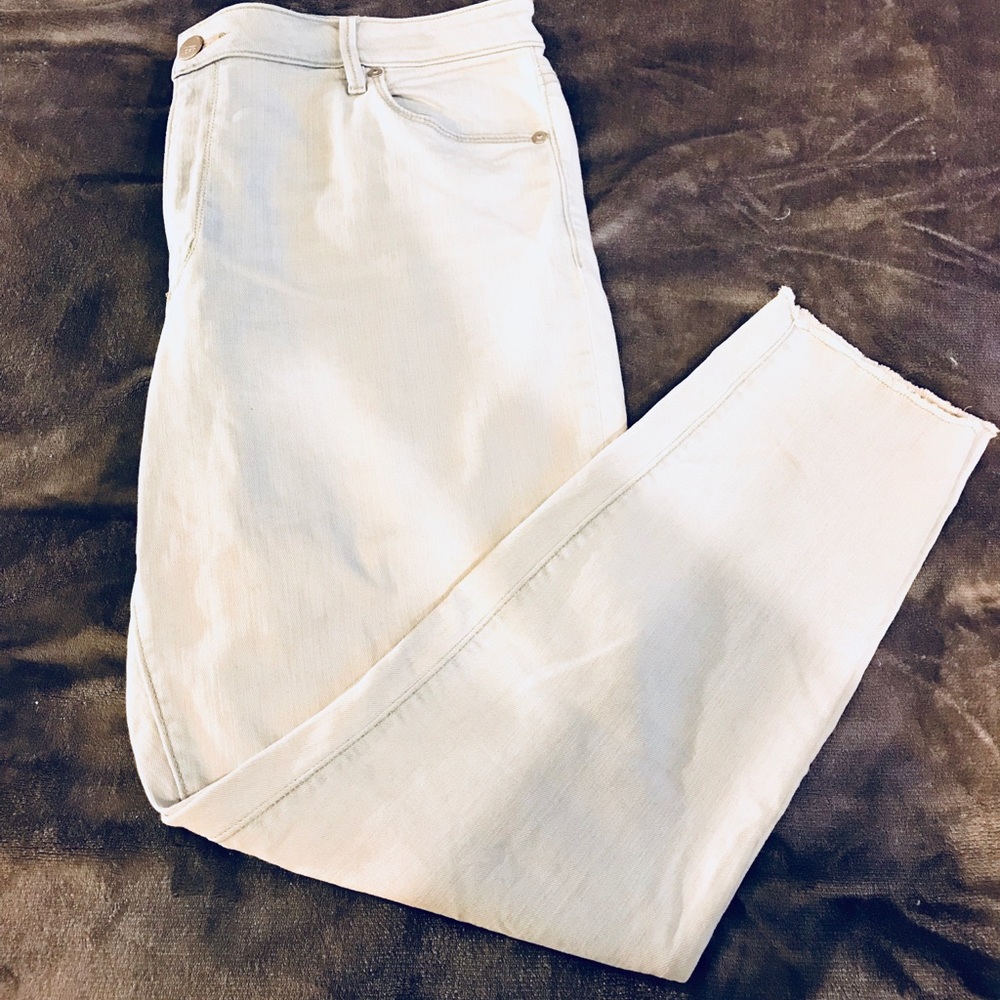 Ann Taylor Loft Curved High Waisted Jeans